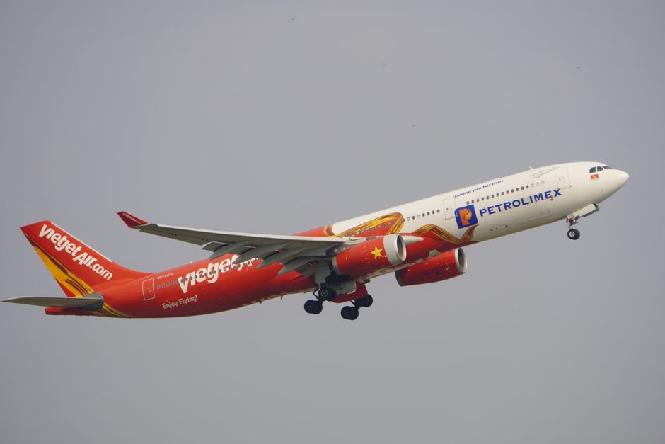 Vietnamese airline launches Brisbane hub to rival Qantas